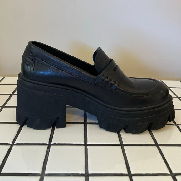 Steve Madden Black Chunky Loafers - Picture 2 of 4